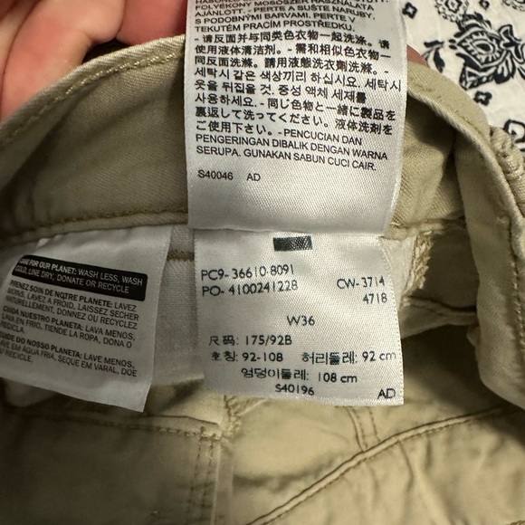 Levi’s cargo shorts—3 pairs - Picture 4 of 10